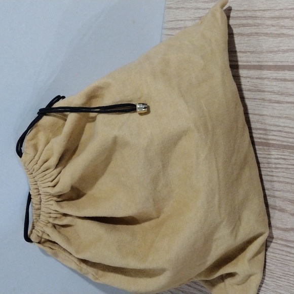 FOXEY BOUTIQUE Tan color Drawstring Protective Storage Dust Bag 17.5 x 16-in - Picture 3 of 8